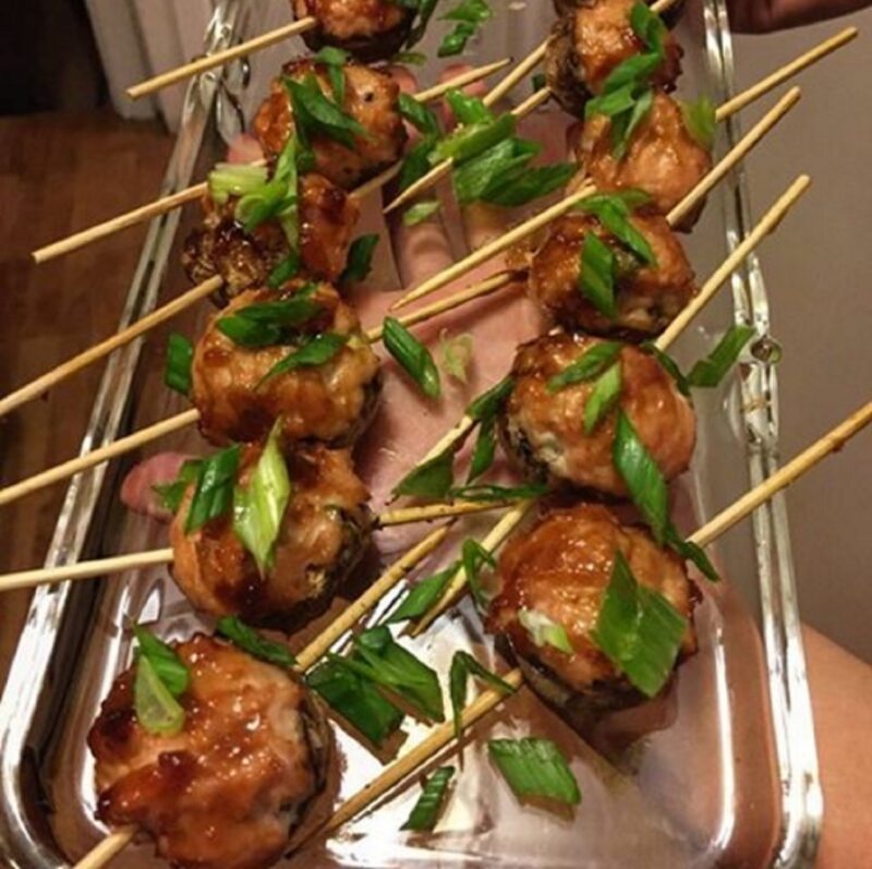 STUFFED MUSHROOM SKEWERS WITH HOISIN CHICKEN