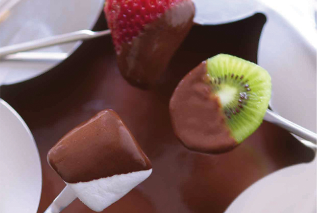 homemade-chocolate-fondue-218