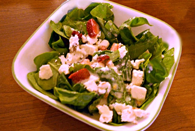 honey almond strawberry spinach salad