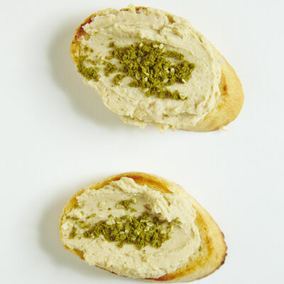 HUMMUS AND ZA'ATAR