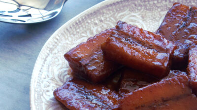 Pl&aacute;tanos En Tentaci&oacute;n (Ripe Plantains Caramelized In Honey, Butter And Cinnamon)