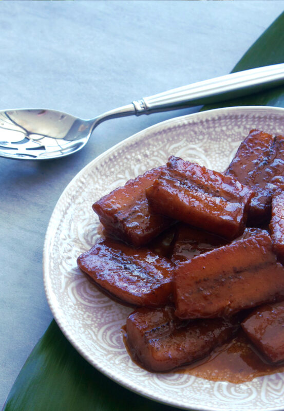 Pl&aacute;tanos En Tentaci&oacute;n (Ripe Plantains Caramelized In Honey, Butter And Cinnamon)