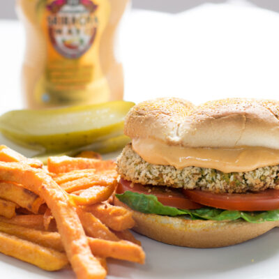 sriracha chickpea burger