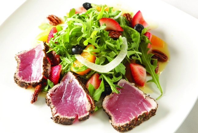 Jeff Nathan's Pepper Crusted Tuna on Arugula, Fennel and Orange Berry Salad