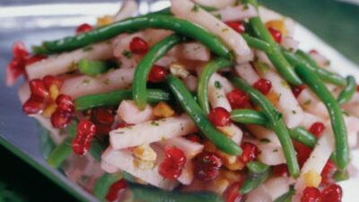 Jicama, Green Bean and Pomegranate Salad with Walnuts