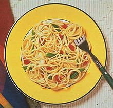 Linguine Stir-Fry with Green Beans and Garlic
