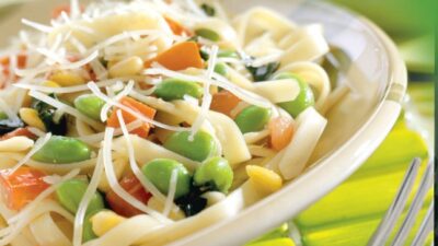 Linguini with Roasted Garlic-Wine Sauce