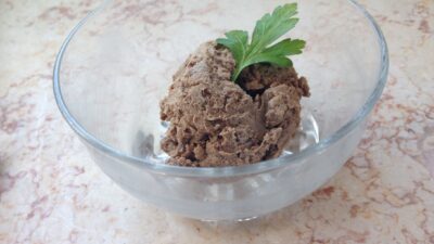 chicken liver pate caramelized onions