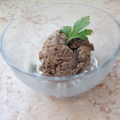 chicken liver pate caramelized onions