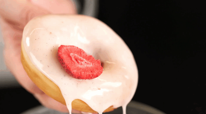 luscious vanilla bean glaze.png