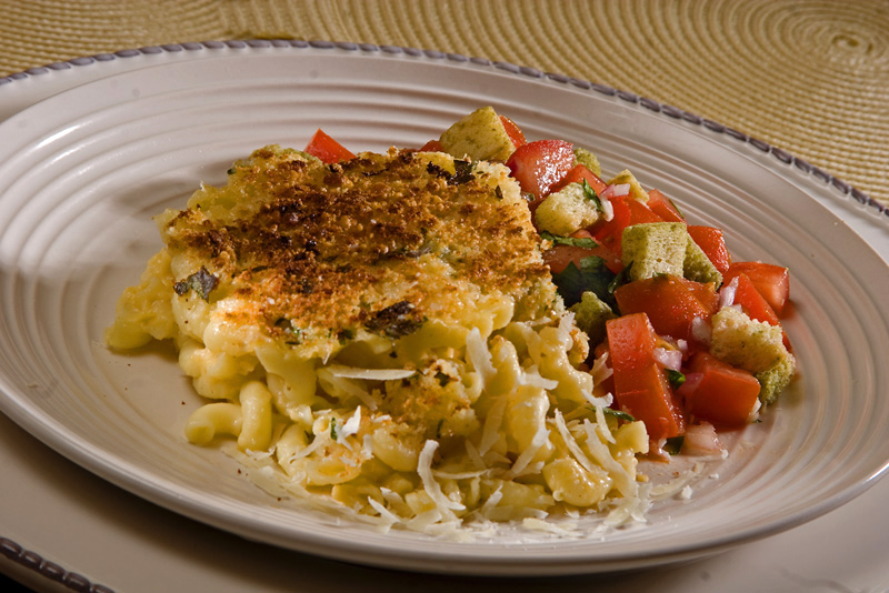 macaroni and cheese with bruschetta salad
