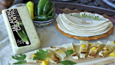 mango jalape&ntilde;o quesadillas