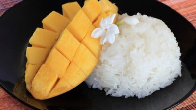 mango with sticky rice