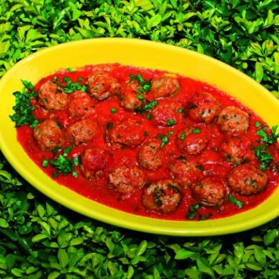 meatballs-poached-in-a-fresh-tomato-sauce