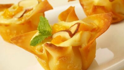 Mini Mango Amaretto Cheesecakes