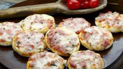 veggie mini pizza
