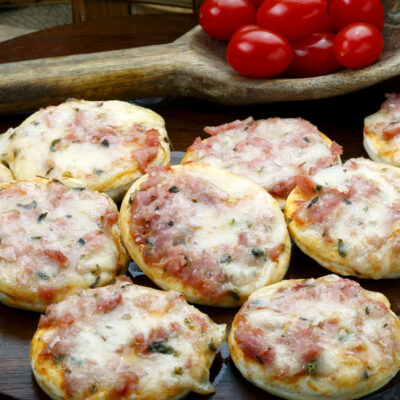 veggie mini pizza