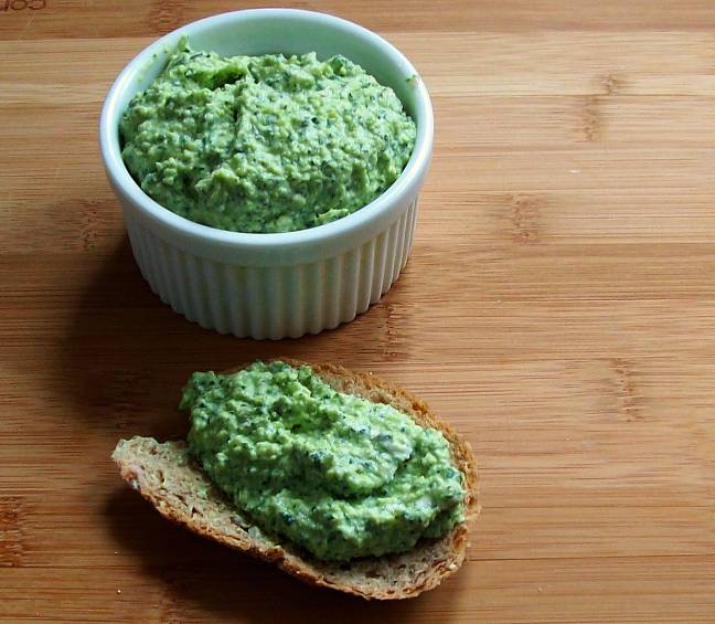 MINT AND FAVA BEAN SPREAD