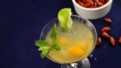 mojito and almonds