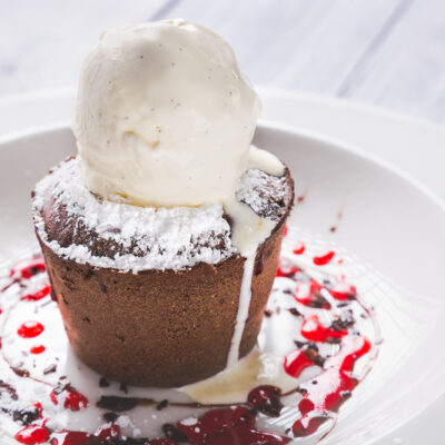 Molten Chocolate Chip Cookie Cupcakes