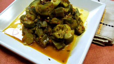 okra and zucchini with tomato sauce
