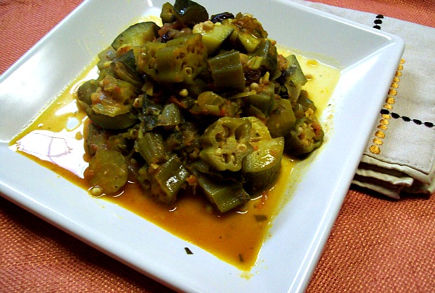 okra and zucchini with tomato sauce
