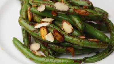 Pan Charred Green Beans with Harissa