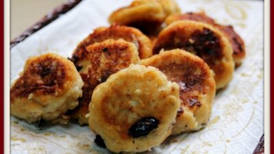 papanasi with cranberry