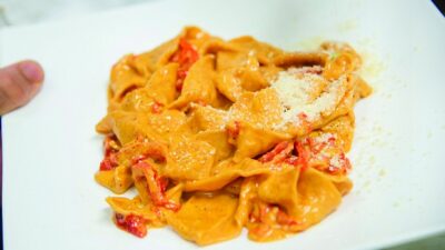 Pappardelle with roasted pepper sauce