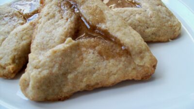 Pareve Cinnamon Dulce De Leche Hamantashen