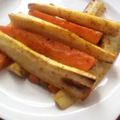 Parsnip and Carrot Curried Chips