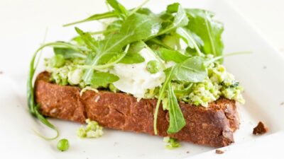 Peas with Ricotta and Mint on Grilled Crostini