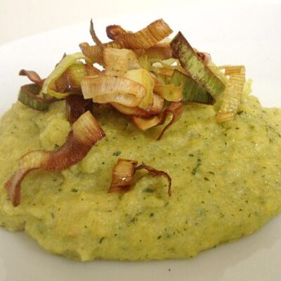 pesto polenta with frazzled leeks