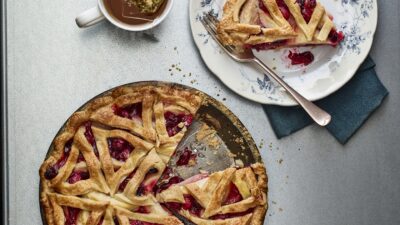pear-cranberry-pie