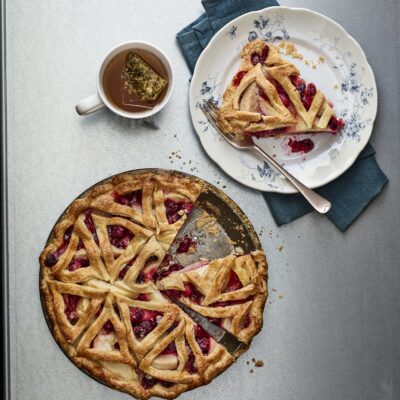 pear-cranberry-pie