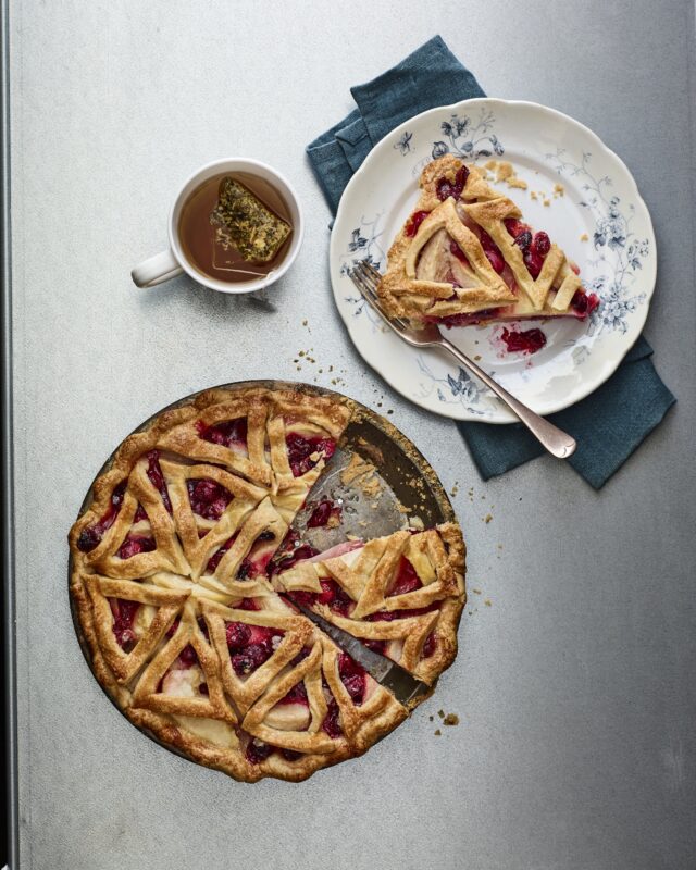 pear-cranberry-pie