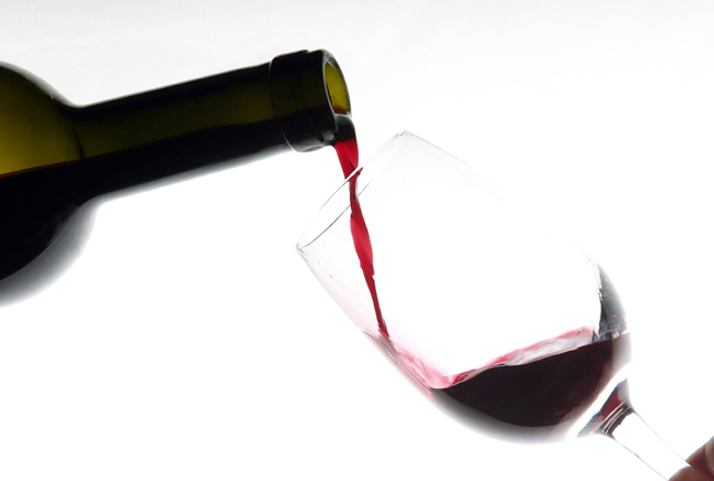 pouring-red-wine