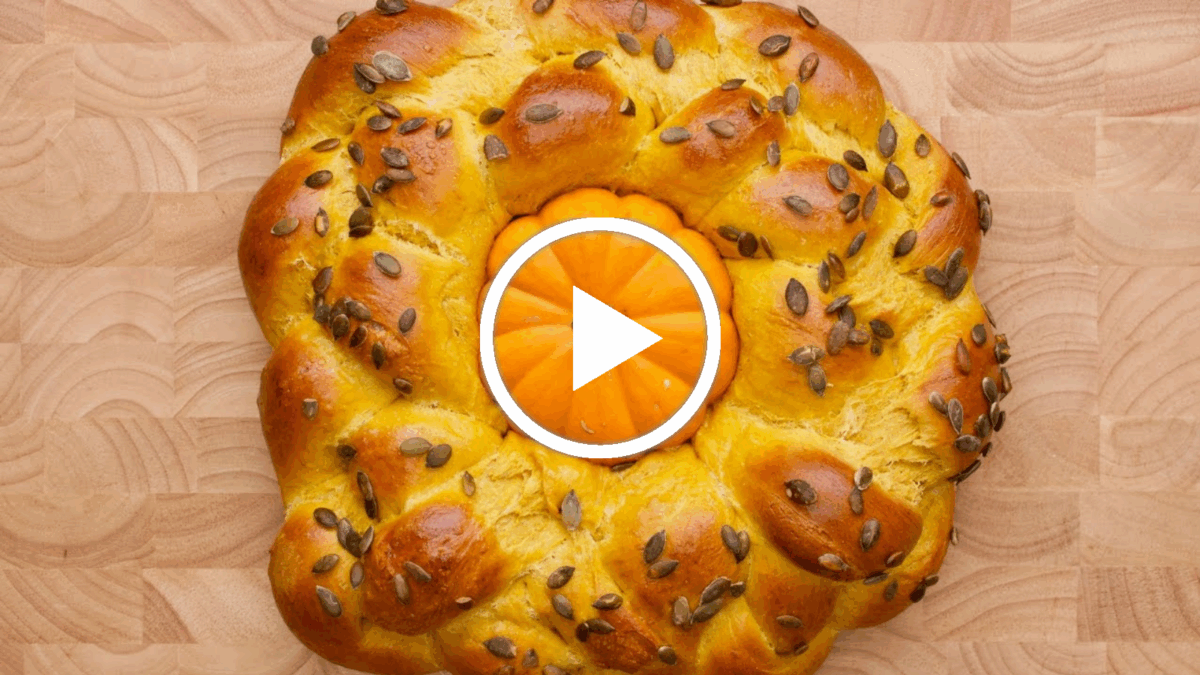 pumpkin spice challah featued