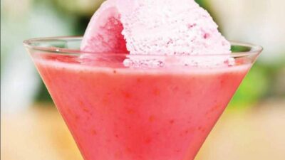 Quick & Kosher Strawberry Soda Float