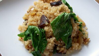 spinach and portobello quinoa