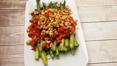 roasted-asparagus-with-hazelnuts