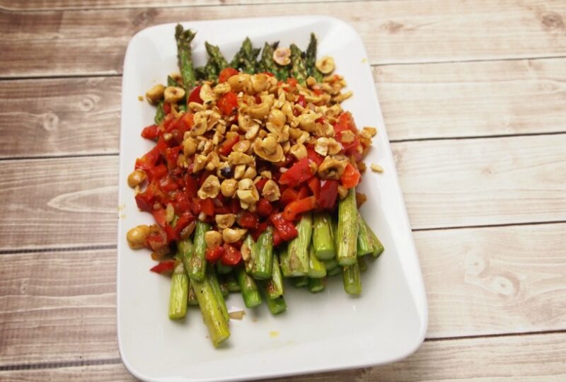 roasted-asparagus-with-hazelnuts