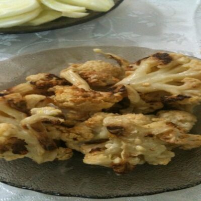 roasted cauliflower in tehini sauce