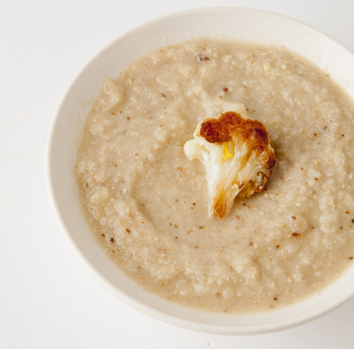 Roasted garlic cauliflower soup