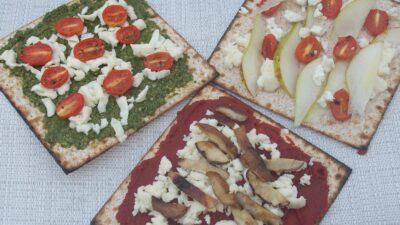 Roasted Garlic Matzo Pizza
