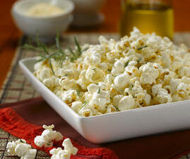 Rosemary Parmigiano &ndash; Reggiano Popcorn
