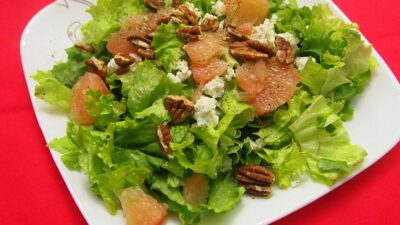 salad-with-grapefruit-and-goat-cheese
