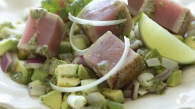 Avocado and Seared Tuna Salad