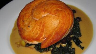 Salmon Flowers in Lemon Sauce