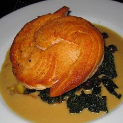 Salmon Flowers in Lemon Sauce